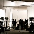 Iluminación en la puesta en escena: claves para iniciarse en el diseño de ambientes únicos