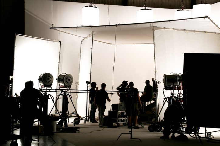 Iluminación en la puesta en escena: claves para iniciarse en el diseño de ambientes únicos