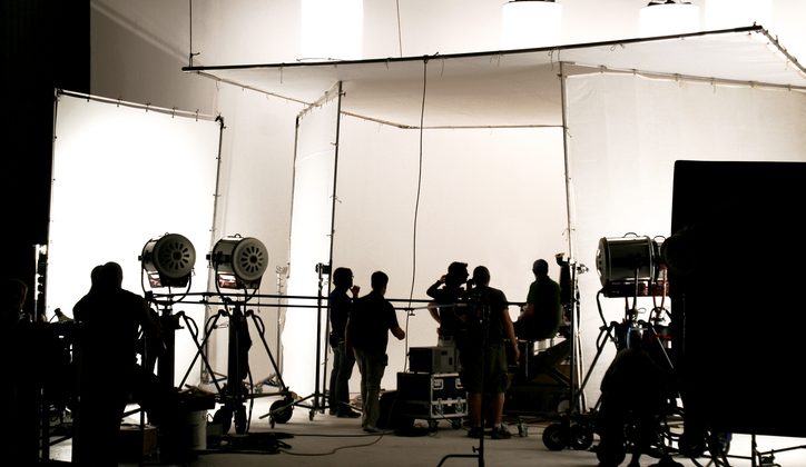 Iluminación en la puesta en escena: claves para iniciarse en el diseño de ambientes únicos