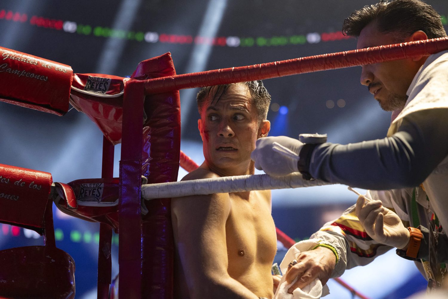d_la_maquina_esteban_gael_garcia_cortesia_hulu_78a09f33